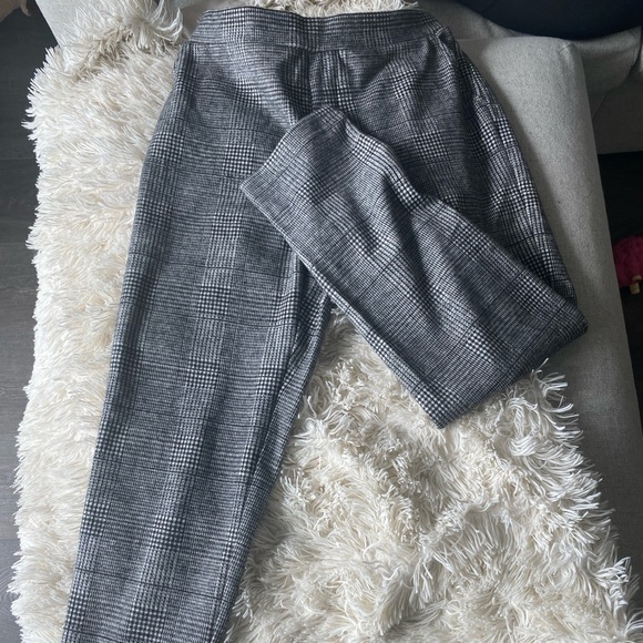 Never worn pants from banana republic - Picture 1 of 3